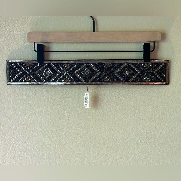 NWT - WHBM Elegant Silver, Gold, Black Beaded & Sequence Belt - Large - Picture 1 of 6